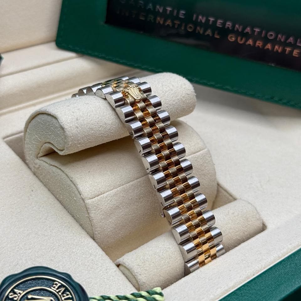 Rolex | Datejust | 278273 | Steel | 31 x 37 mm | Gold/Steel | Silver | Automatic
