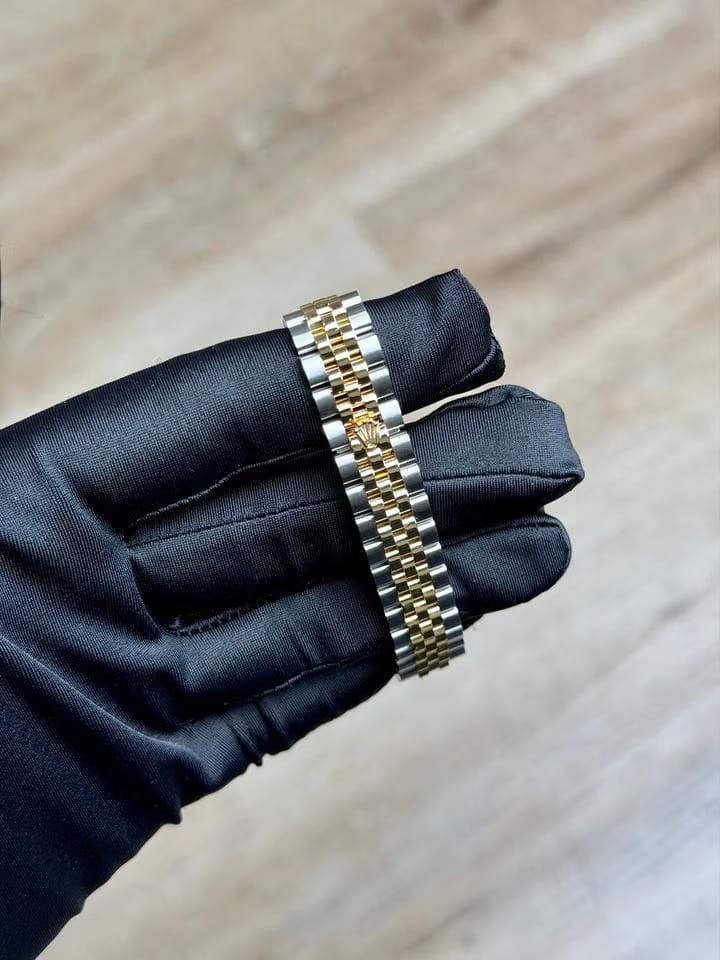 Rolex | Datejust | 279173 | Gold/Steel | 28 mm | Gold/Steel | Silver (solid) | Automatic