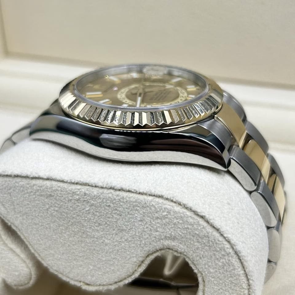 Rolex | Sky-Dweller | 326933 | Gold/Steel | 42 mm | Gold/Steel | Gold | Automatic