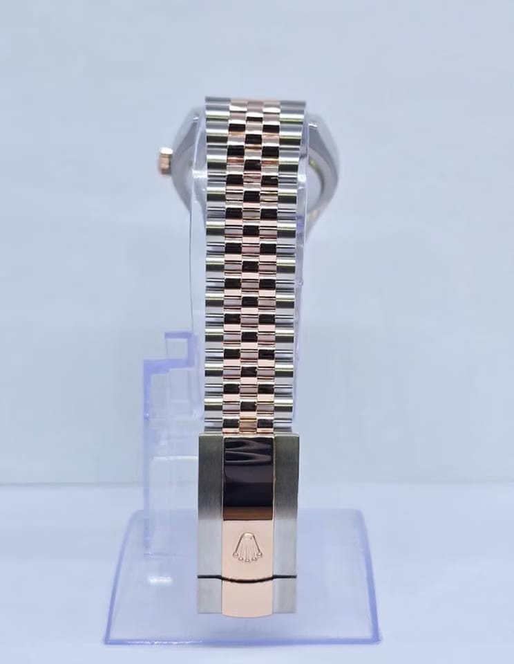 Rolex | Datejust | 126231 | Gold/Steel | 36 mm | Gold/Steel | Mother of pearl | Automatic