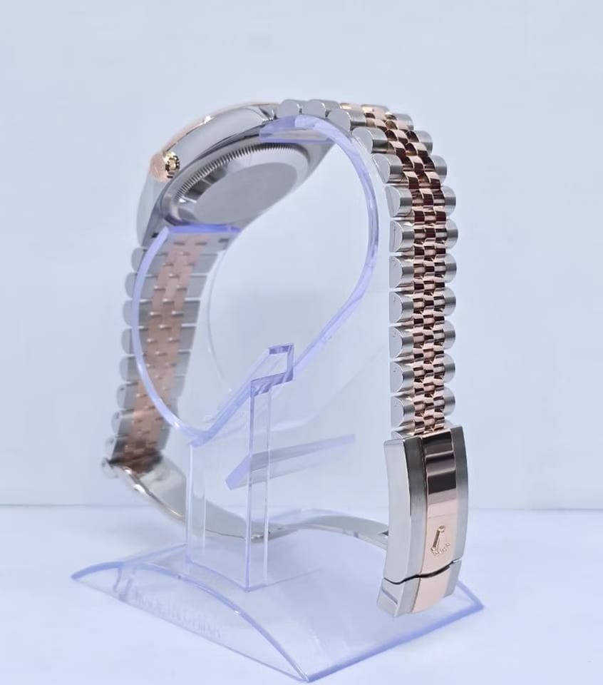 Rolex | Datejust | 126231 | Gold/Steel | 36 mm | Gold/Steel | Mother of pearl | Automatic