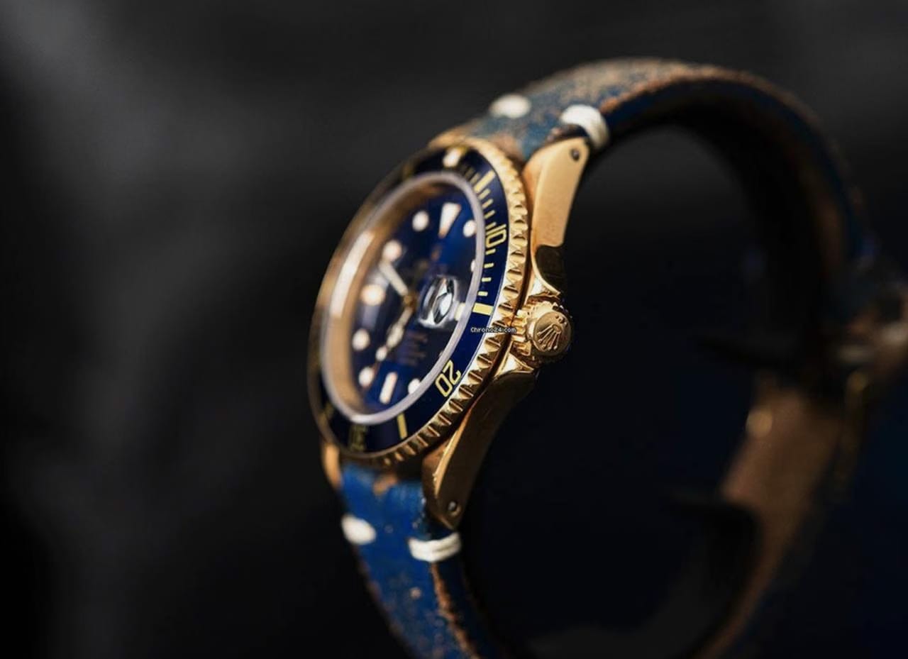 Rolex | Submariner | 16618 | Yellow gold | 40 mm | Yellow gold | Blue | Automatic