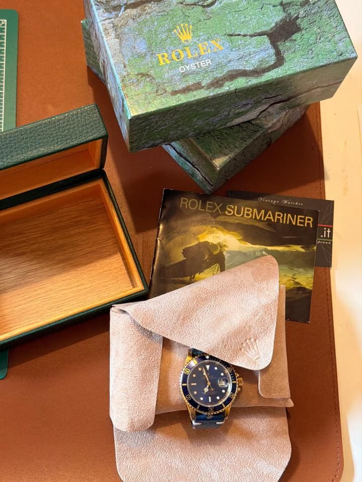 Rolex | Submariner | 16618 | Yellow gold | 40 mm | Yellow gold | Blue | Automatic