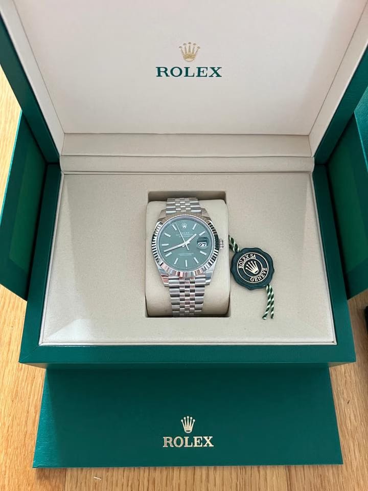 Rolex | Datejust | 126334 | White gold and steel | 41 mm | White gold | Green | Automatic