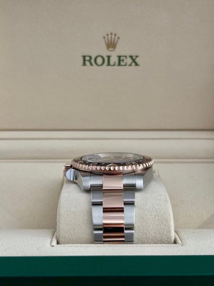 Rolex | GMT-Master II | 126711CHNR | Steel | 40 mm | Gold/Steel | Black | Automatic
