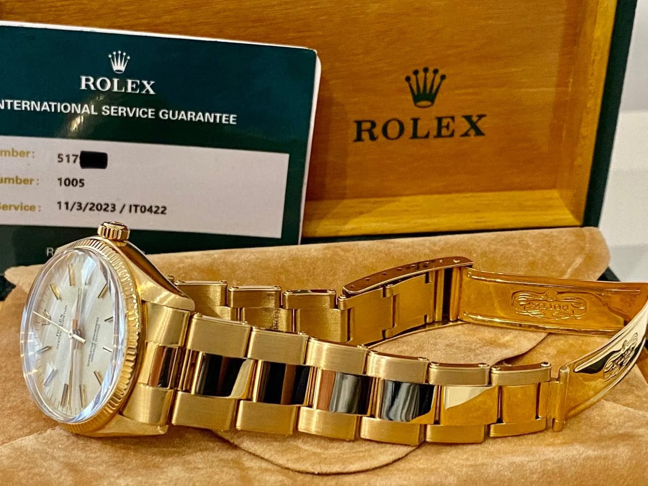 Rolex | Oyster Perpetual | 1005 | Yellow gold | 34 mm | Yellow gold | Silver | Automatic