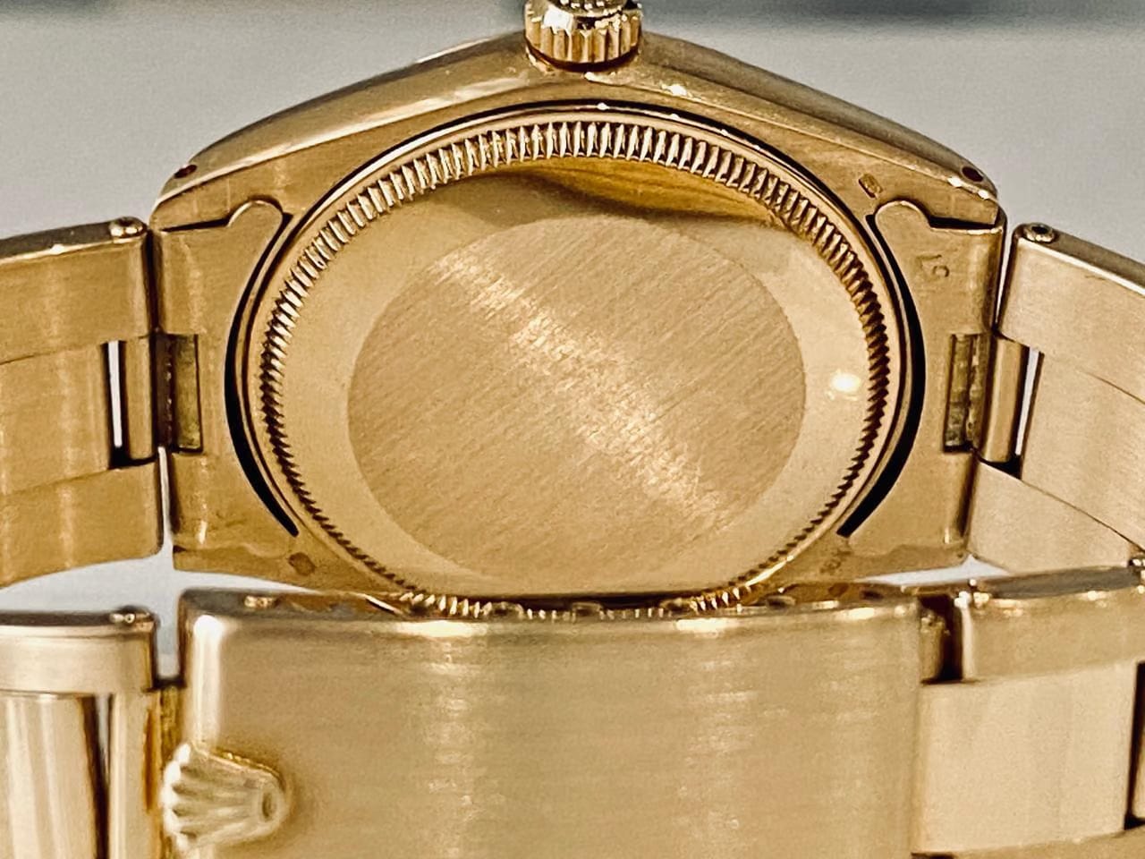 Rolex | Oyster Perpetual | 1005 | Yellow gold | 34 mm | Yellow gold | Silver | Automatic
