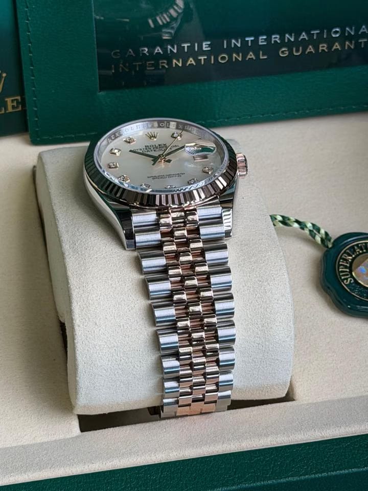 Rolex | Datejust | 126231 | Gold/Steel | 36 x 44 mm | Gold/Steel | Mother of pearl | Automatic