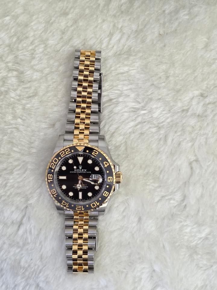 Rolex | GMT-Master II | 126713grnr | Steel | 40 mm | Gold/Steel | Black | Automatic