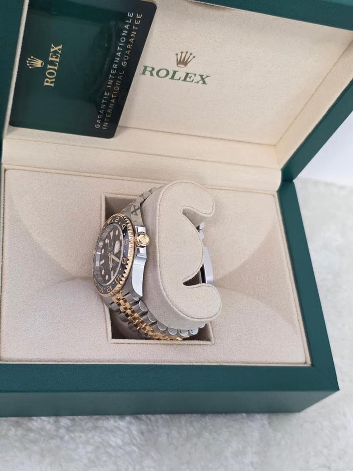 Rolex | GMT-Master II | 126713grnr | Steel | 40 mm | Gold/Steel | Black | Automatic