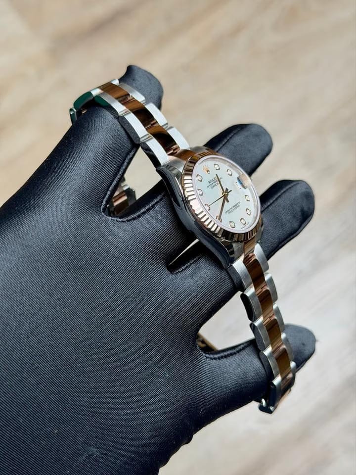 Rolex | Datejust | 278271 | Gold/Steel | 31 x 37 mm | Gold/Steel | Mother of pearl | Automatic