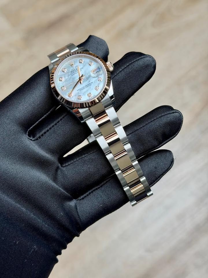 Rolex | Datejust | 278271 | Gold/Steel | 31 x 37 mm | Gold/Steel | Mother of pearl | Automatic