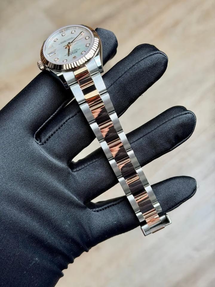 Rolex | Datejust | 278271 | Gold/Steel | 31 x 37 mm | Gold/Steel | Mother of pearl | Automatic