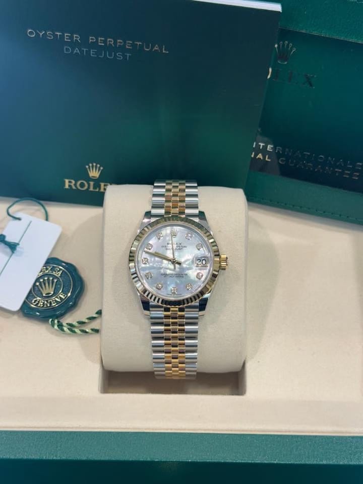 Rolex | Datejust | 278273 | Yellow gold | 31 x 37 mm | Gold/Steel | Mother of pearl | Automatic