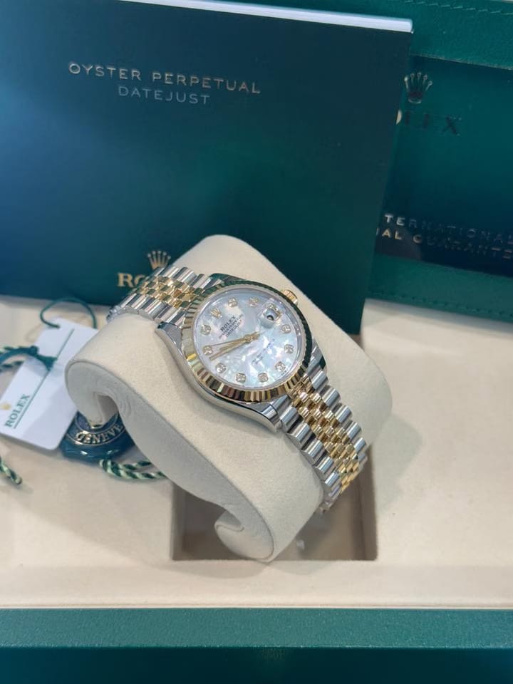 Rolex | Datejust | 278273 | Yellow gold | 31 x 37 mm | Gold/Steel | Mother of pearl | Automatic