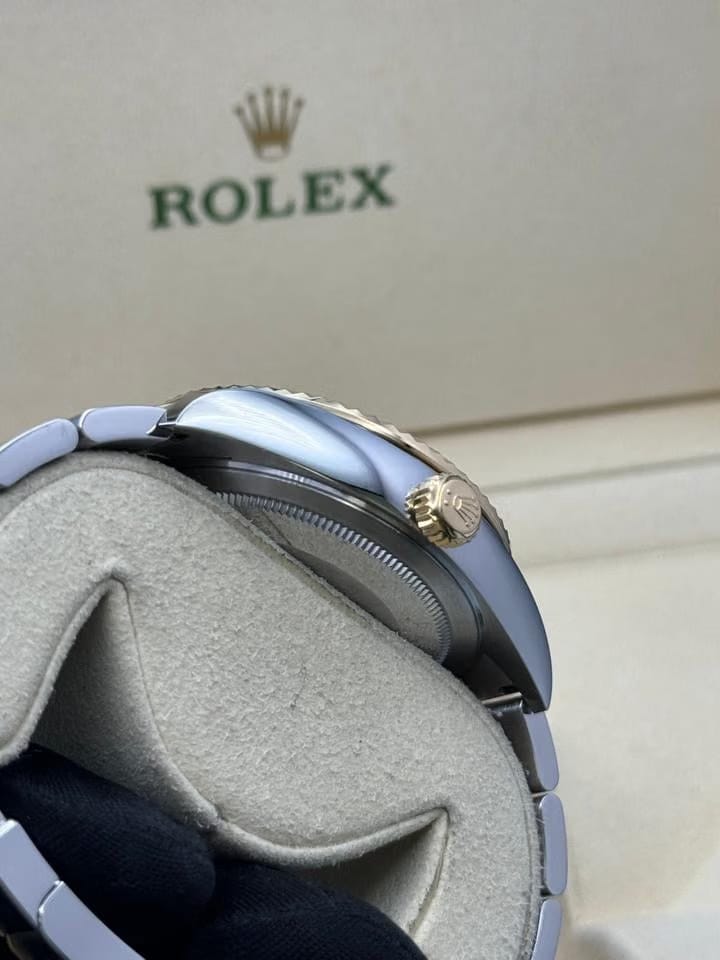 Rolex | Sky-Dweller | 336933 | Gold/Steel | 42 mm | Gold/Steel | Champagne | Automatic