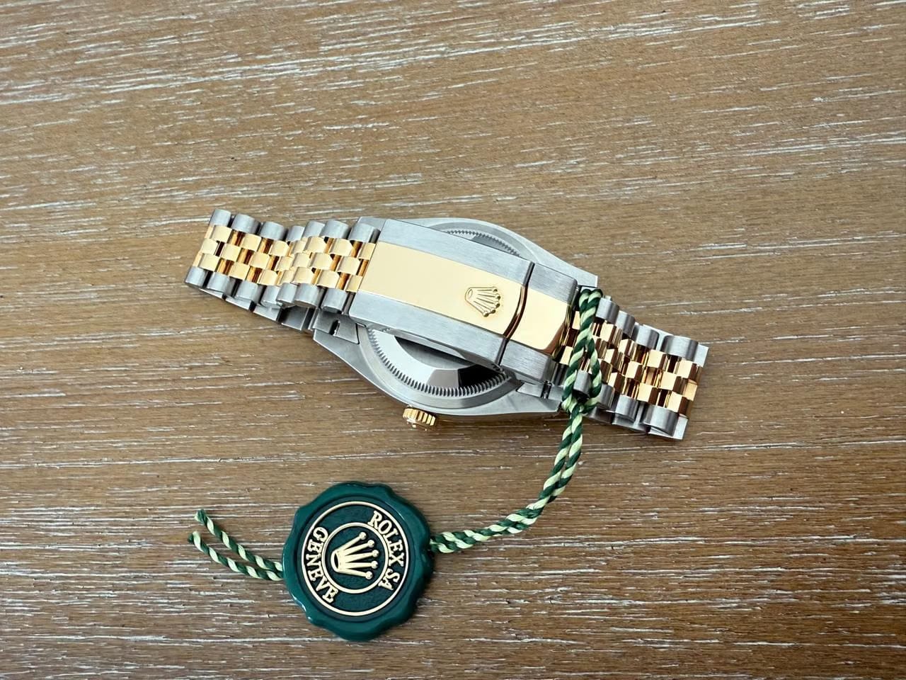 Rolex | Datejust | Rolex Datejust 36 Green Dial 126233 | Gold/Steel | 36 mm | Gold/Steel | Green | Automatic