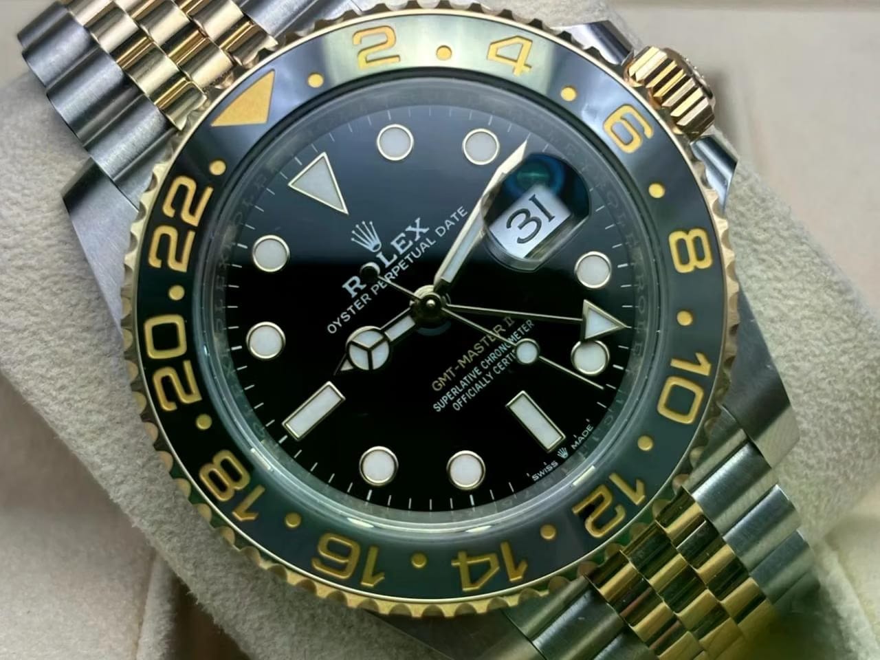 Rolex | GMT-Master II | 126713GRNR | Gold/Steel | 40 mm | Black | Automatic