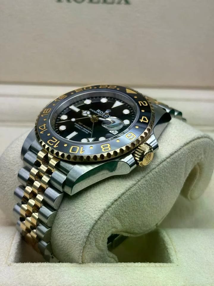 Rolex | GMT-Master II | 126713GRNR | Gold/Steel | 40 mm | Black | Automatic