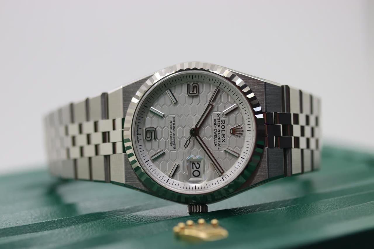 Rolex | Land-Dweller | 127234 | White gold | 36 mm | Steel | White | Automatic