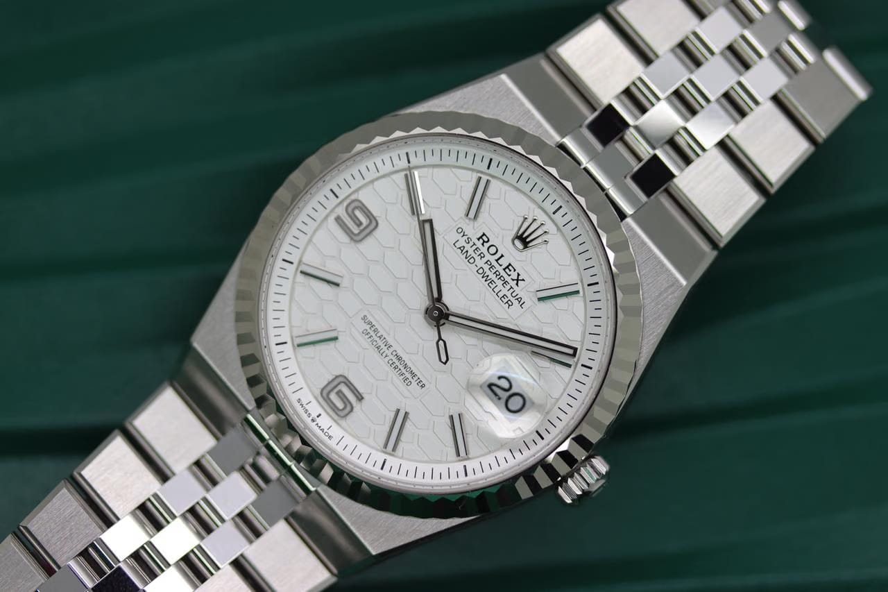 Rolex | Land-Dweller | 127234 | White gold | 36 mm | Steel | White | Automatic