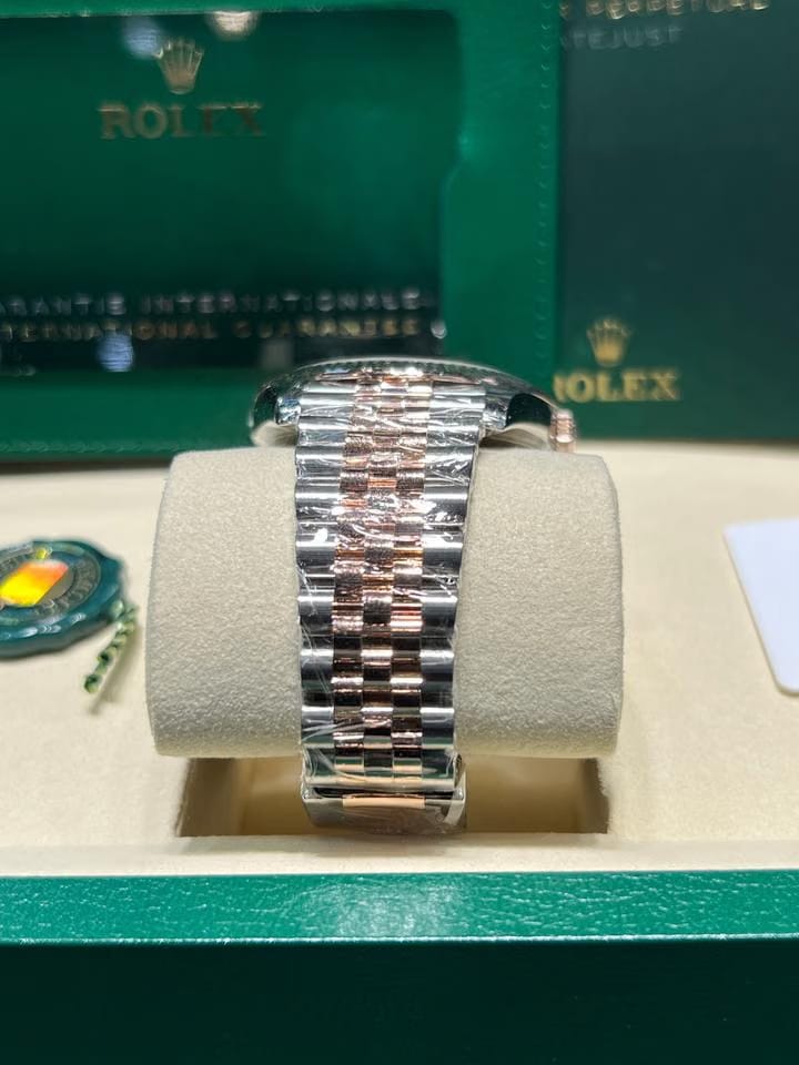Rolex | Datejust | Rolex 126331 Datejust 41mm Steel and Rose Gold Slate Roman | Steel | 41mm mm | Gold/Steel | Grey | Automatic