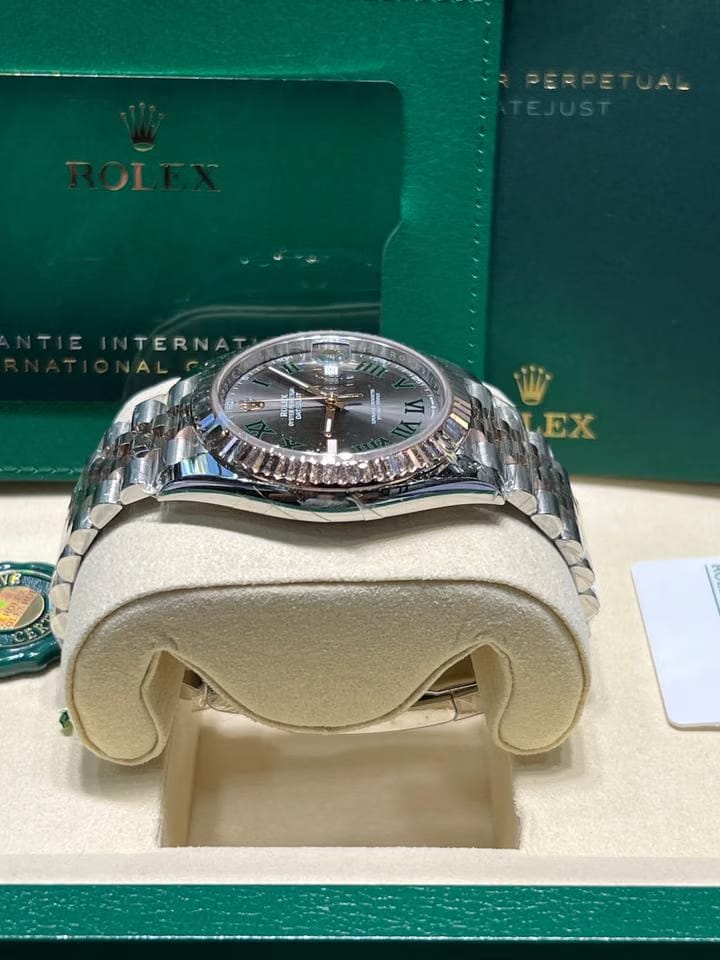 Rolex | Datejust | Rolex 126331 Datejust 41mm Steel and Rose Gold Slate Roman | Steel | 41mm mm | Gold/Steel | Grey | Automatic