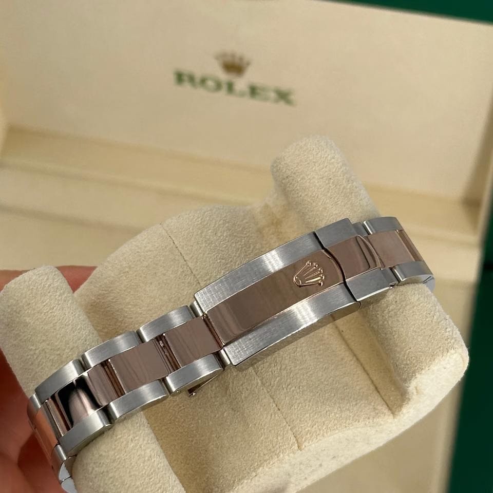 Rolex | Datejust | 278271 PURPLE VI ROMAN OYS | Gold/Steel | 31 x 37 mm | Gold/Steel | Purple | Automatic