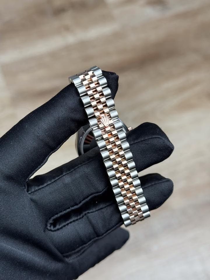 Rolex | Datejust | 278381RBR | Gold/Steel | 31 mm | Gold/Steel | Mother of pearl | Automatic