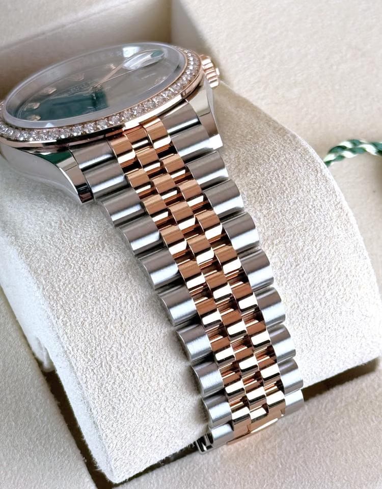 Rolex | Datejust | 126281RBR | Gold/Steel | 36 x 44 mm | Gold/Steel | Black | Automatic