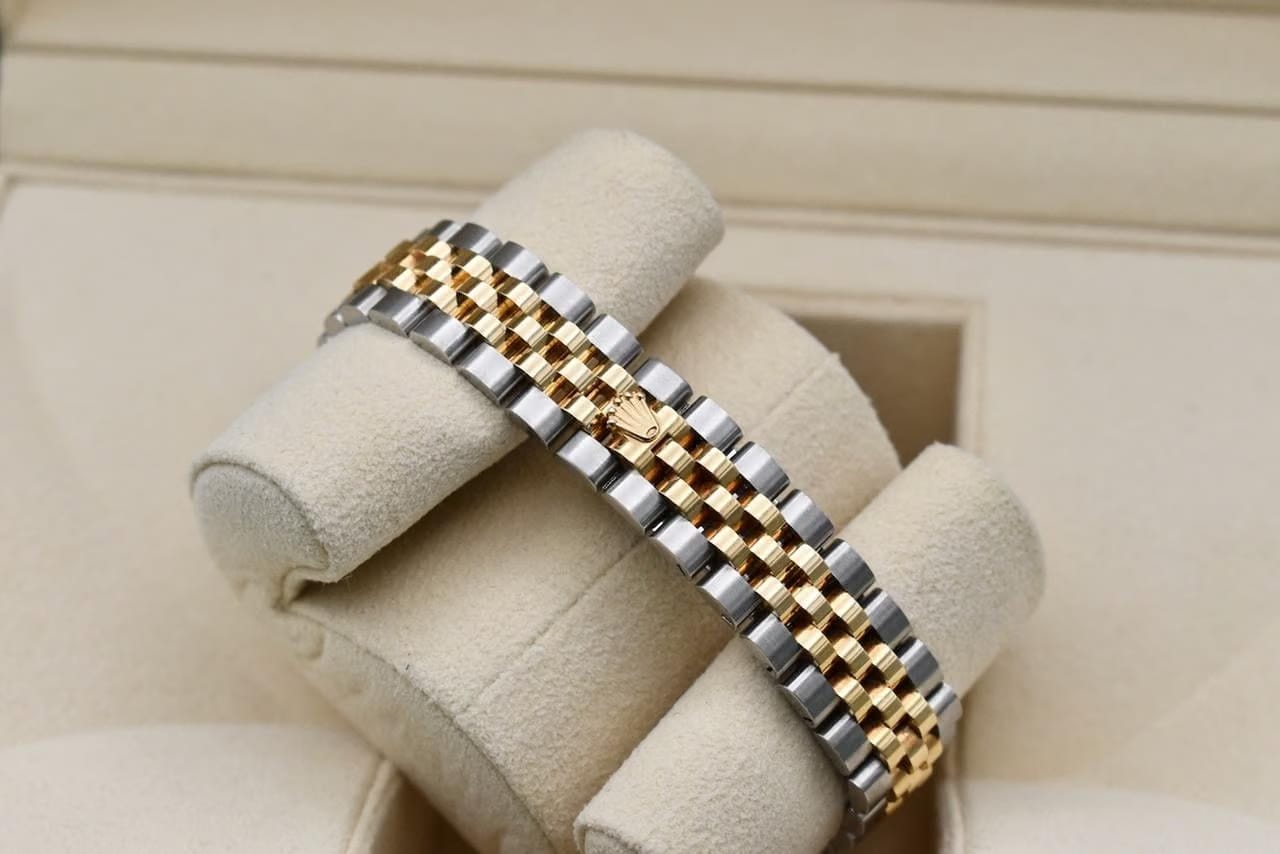 Rolex | Datejust | 279383RBR | Gold/Steel | 28 mm | Gold/Steel | Mother of pearl | Automatic