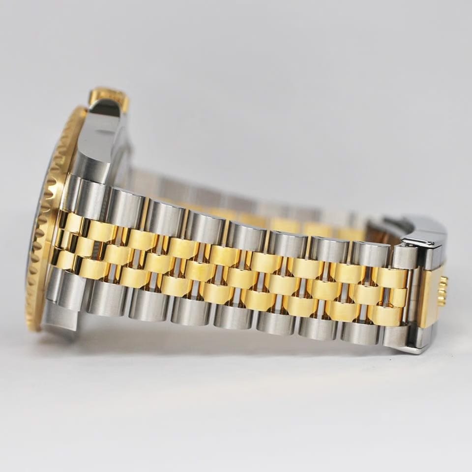 Rolex | GMT-Master II | 126713GRNR | Gold/Steel | Automatic