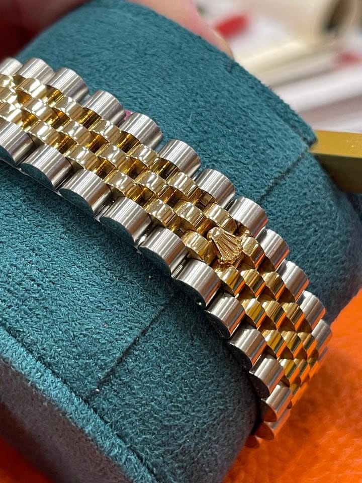 Rolex | Datejust | 116233 | Gold/Steel | 36 mm | Gold/Steel | Black | Automatic