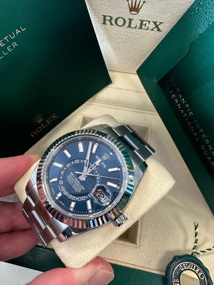 Rolex | Sky-Dweller | M336934-0005 | Gold/Steel | 42 mm | Steel | Blue | Automatic