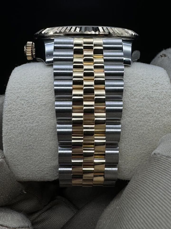 Rolex | Sky-Dweller | 336933 | Gold/Steel | Gold/Steel | Black | Automatic