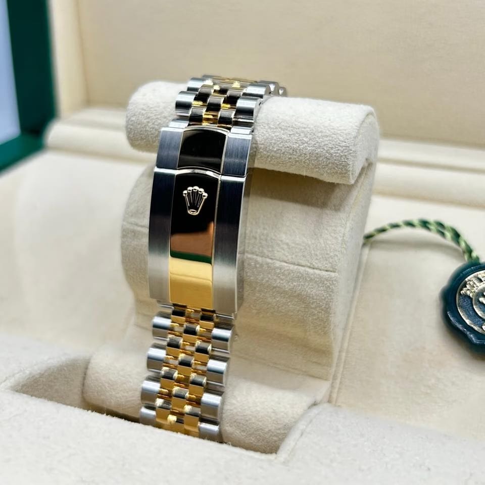 Rolex | Sky-Dweller | 326933 | Gold/Steel | Gold/Steel | Black | Automatic