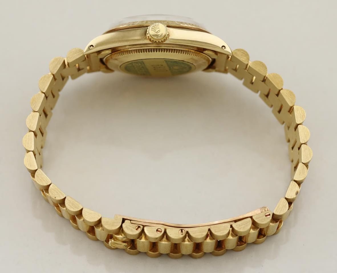 Rolex | Datejust | 6827 | Yellow gold | 31 mm | Yellow gold | Red | Automatic