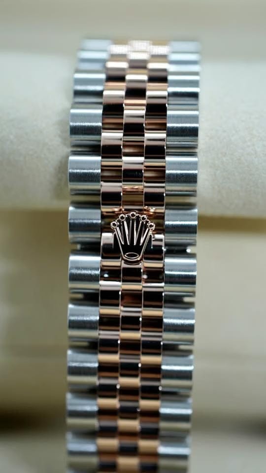 Rolex | Datejust | 278271 | Steel | 31 x 37 mm | Gold/Steel | Mother of pearl | Automatic