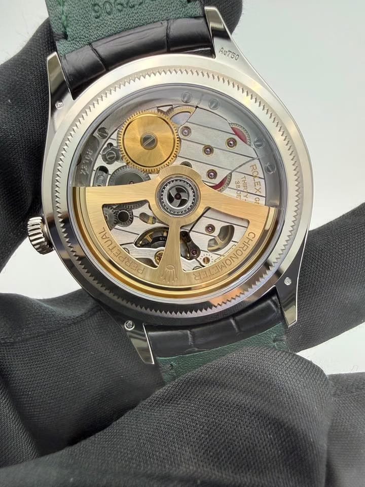 Rolex | 1908 | 52509 | White gold | 39 mm | Crocodile skin | Black | Automatic