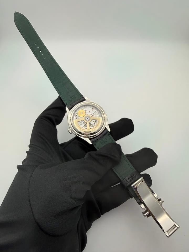 Rolex | 1908 | 52509 | White gold | 39 mm | Crocodile skin | Black | Automatic