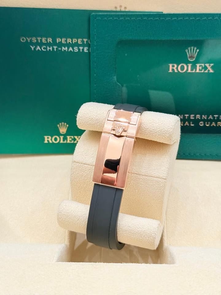 Rolex | Yacht-Master | 268655 | Rose gold | 37 mm | Rubber | Black | Automatic