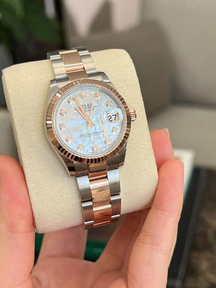 Rolex | Datejust | 278271 NG WHITE OYS | Gold/Steel | 31 x 37 mm | Gold/Steel | Mother of pearl | Automatic