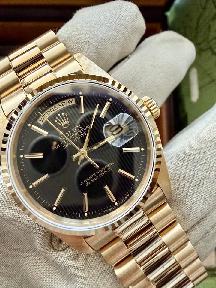 Rolex | Day-Date | 18238 | Yellow gold | 36 mm | Yellow gold | Black | Automatic