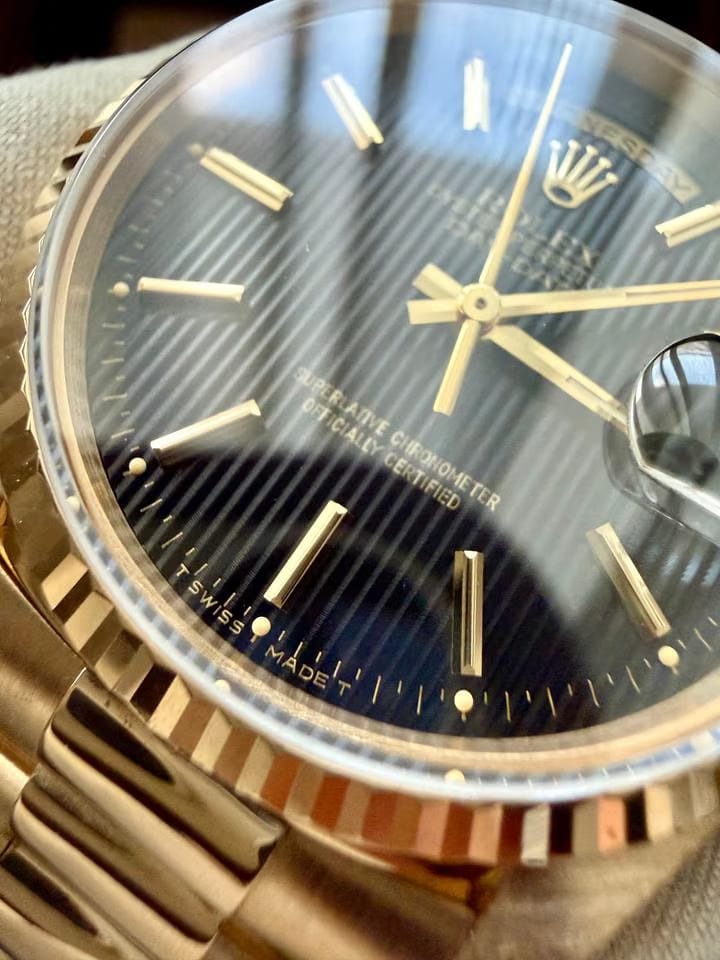 Rolex | Day-Date | 18238 | Yellow gold | 36 mm | Yellow gold | Black | Automatic