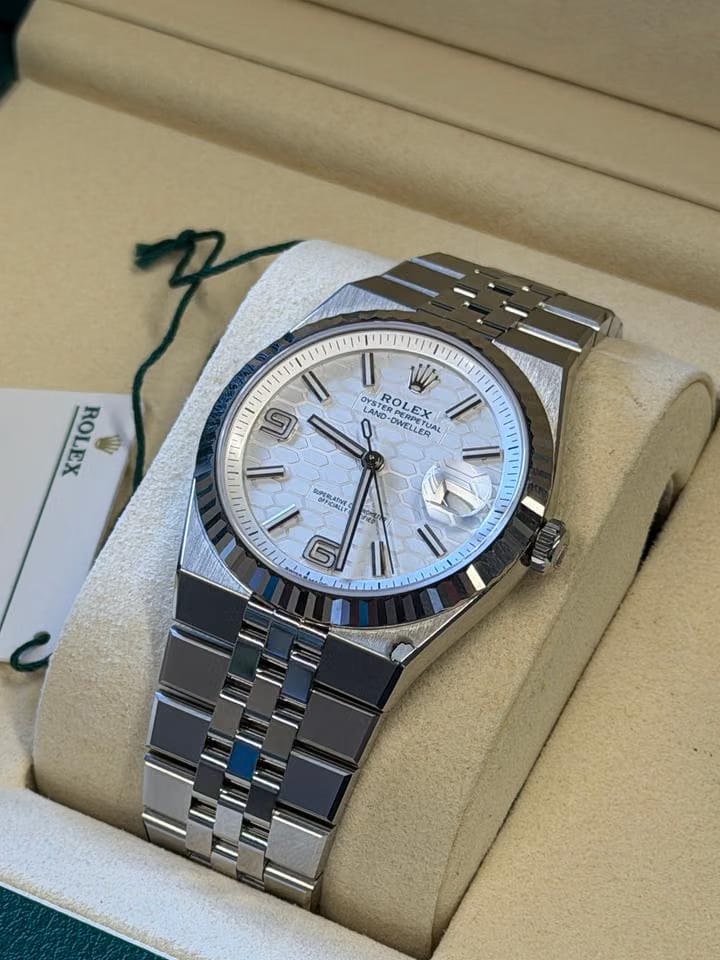 Rolex | Land-Dweller | 127334