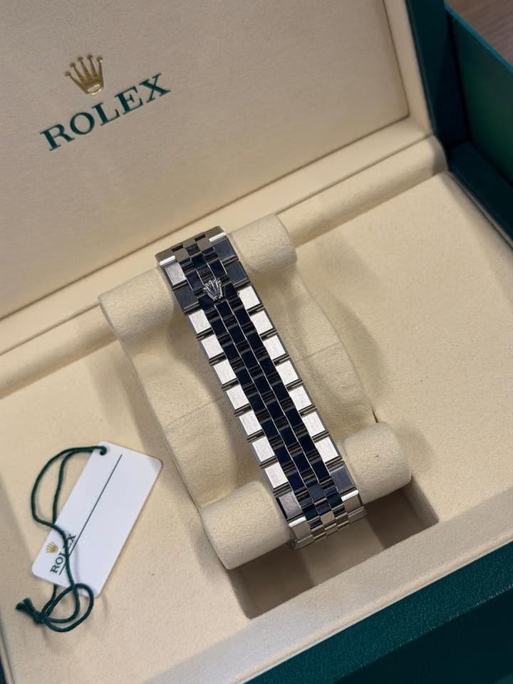 Rolex | Land-Dweller | 127334