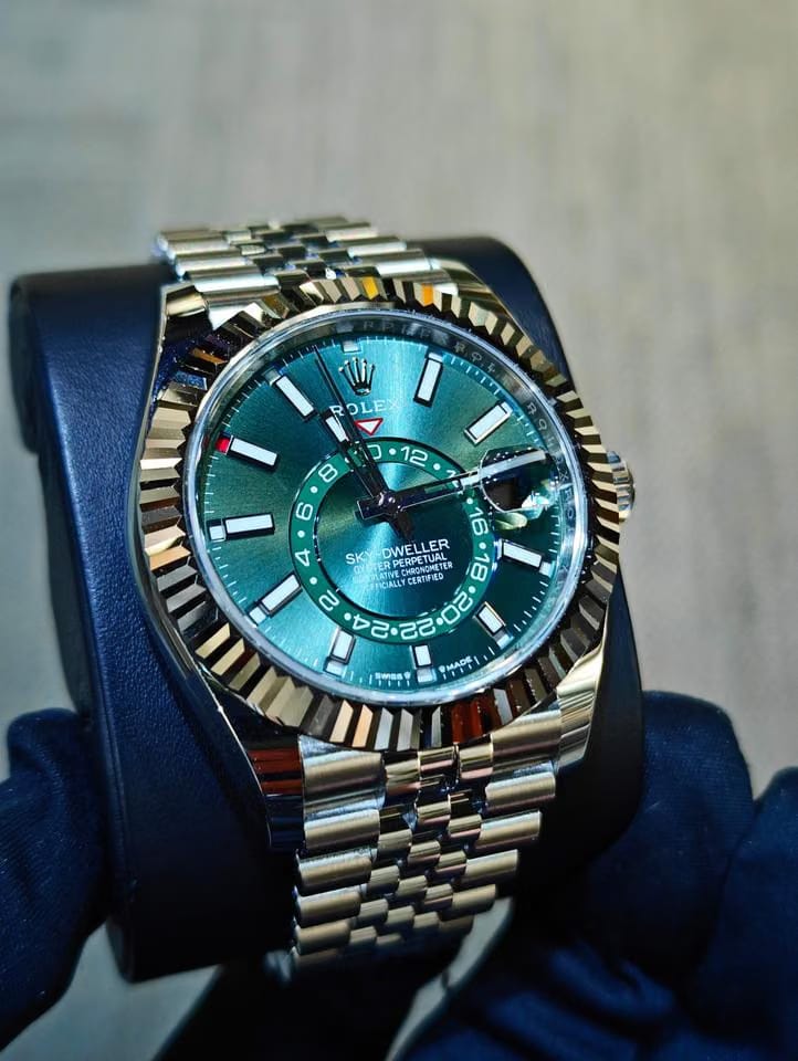 Rolex | Sky-Dweller | 336934 | Gold/Steel | 42 mm | Steel | Green | Automatic