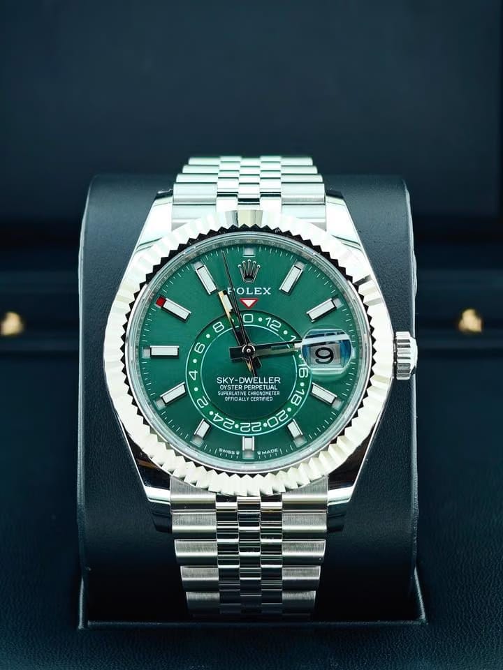 Rolex | Sky-Dweller | 336934 | Gold/Steel | 42 mm | Steel | Green | Automatic