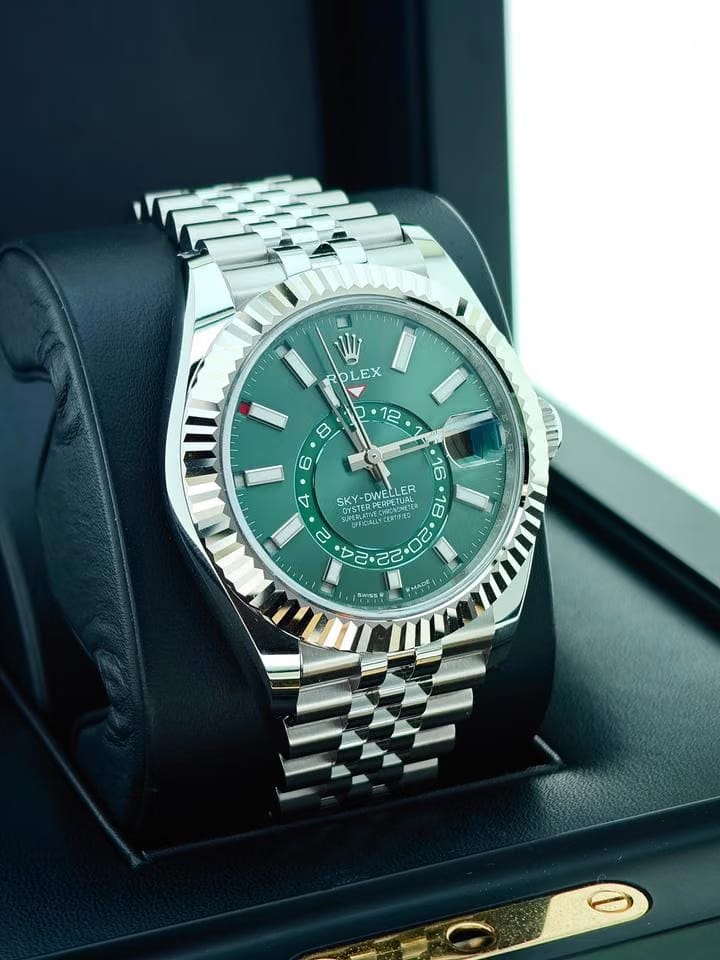 Rolex | Sky-Dweller | 336934 | Gold/Steel | 42 mm | Steel | Green | Automatic