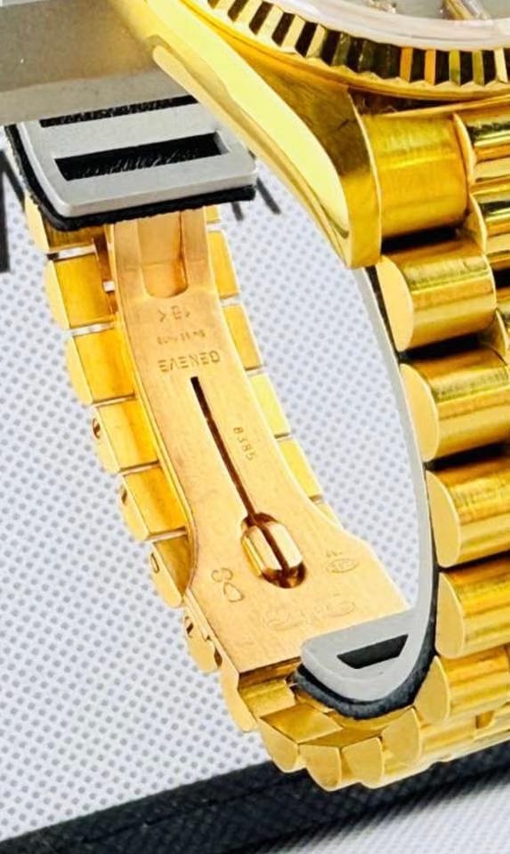 Rolex | Day-Date | 18238 | Yellow gold | 36 mm | Yellow gold | Silver | Automatic